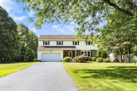 308 Polsinelli Dr, Schenectady, NY 12303