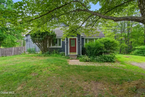 543 Middle Grove Rd, Middle Grove, NY 12850
