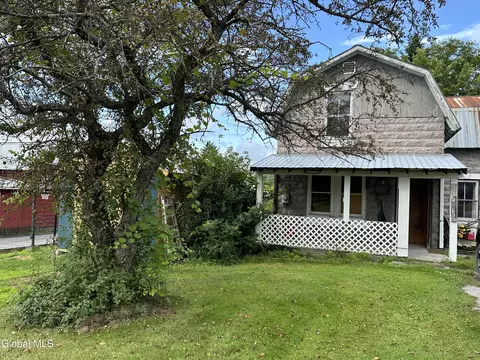 13 Foote St, Mineville, NY 12956