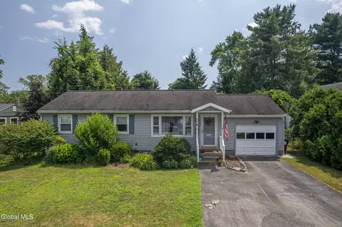 14 Barber Ave, Queensbury, NY 12804