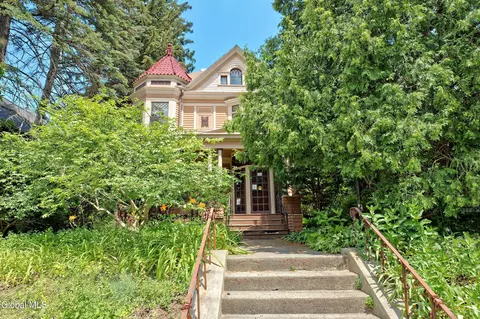 145 Pawling Ave, Troy, NY 12180