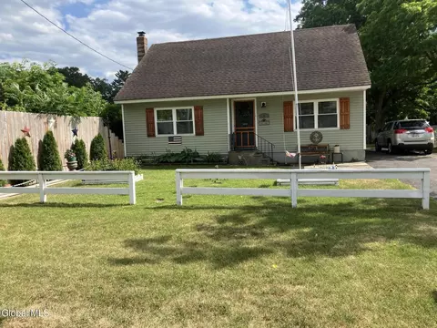 1 Moyer Ave, Schenectady, NY 12306