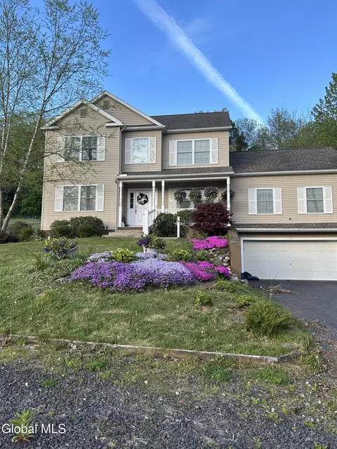 33 Fonda Rd, Waterford, NY 12188