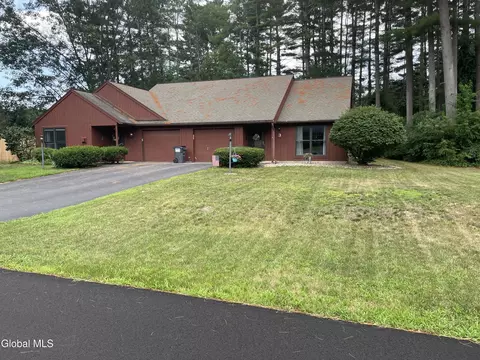 3 Elizabeth Ln, Queensbury, NY 12804