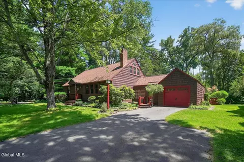 11 Sherwood Ln, Burnt Hills, NY 12027