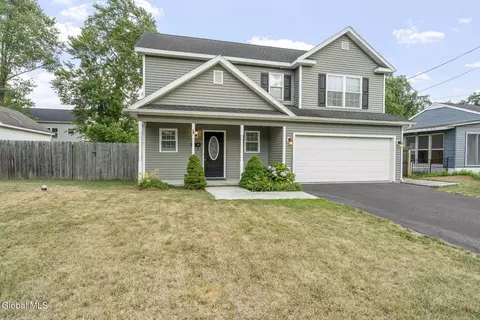 3 Launfal St, Colonie, NY 12205