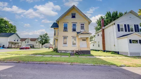 208 N Market St, Johnstown, NY 12095