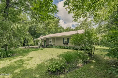 237 Reidel Rd, Amsterdam, NY 12010