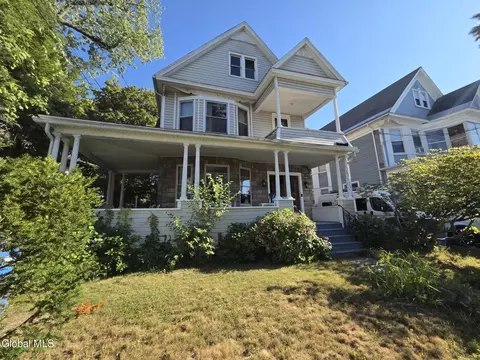 2 Maple Ave, Albany, NY 12208