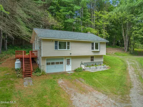 96 Martindale Way, Cambridge, NY 12816