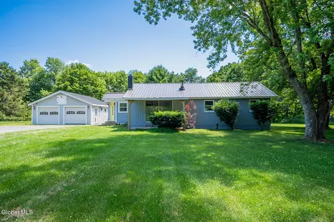 12 Hawks Way, Eagle Bridge, NY 12057