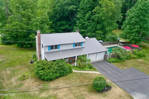63 Edgewood Dr, Averill Park, NY 12018