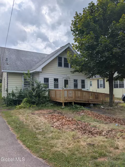 1231 N Westcott Rd, Schenectady, NY 12306