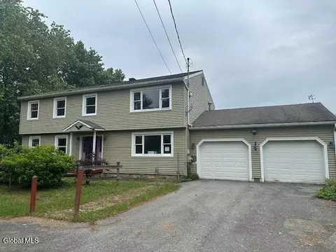 48 Jakway Ln, Hudson Falls, NY 12839