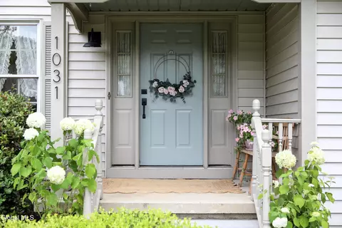 1031 Shannon Blvd, Niskayuna, NY 12309