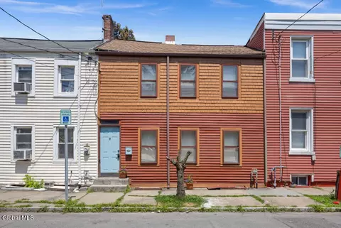 87 Ida St, Troy, NY 12180