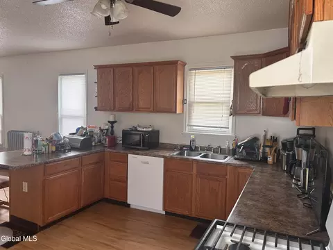 425 Third St, Schenectady, NY 12306 photo 19