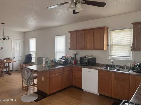 425 Third St, Schenectady, NY 12306 photo 18