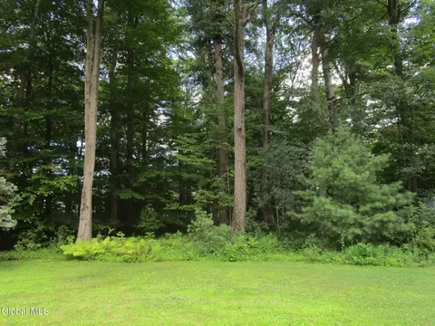 676 Pearse Rd, Schenectady, NY 12309 photo 13