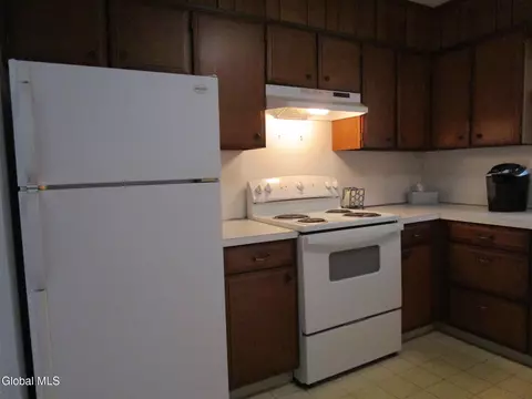 676 Pearse Rd, Schenectady, NY 12309 photo 33