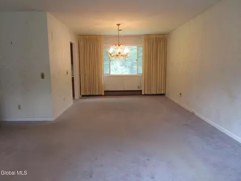 676 Pearse Rd, Schenectady, NY 12309 photo 27