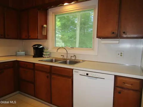 676 Pearse Rd, Schenectady, NY 12309 photo 29
