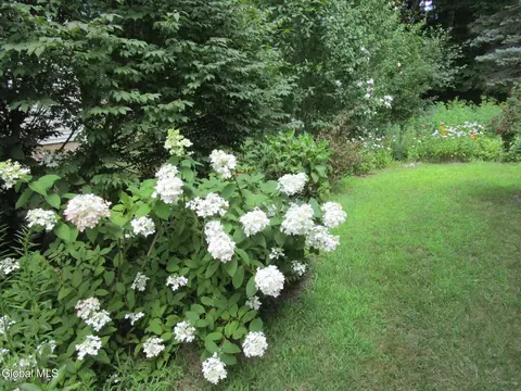 676 Pearse Rd, Schenectady, NY 12309 photo 11