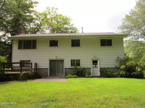 676 Pearse Rd, Schenectady, NY 12309 photo 7