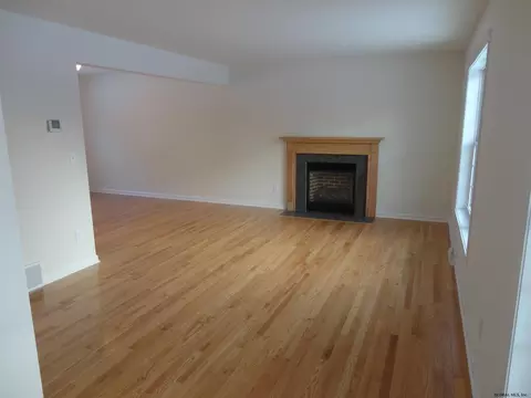 6 Strawberry Fields Dr, Brookview, NY 12033 photo 4