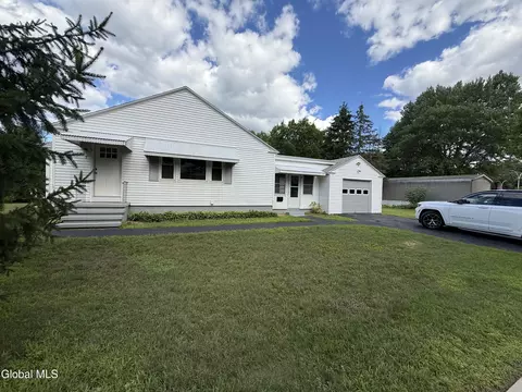 3 Smith Dr, Corinth, NY 12822