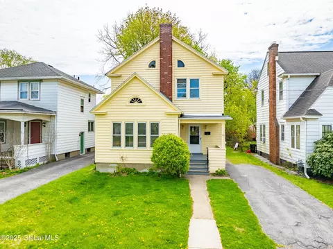 29 Rose Ct, Albany, NY 12208