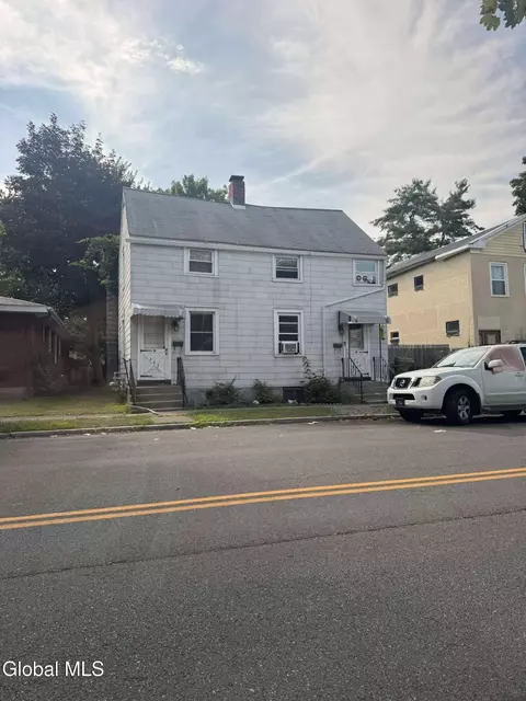 443-445 3rd Ave, Troy, NY 12182
