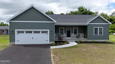 29 E State St, Glens Falls, NY 12801