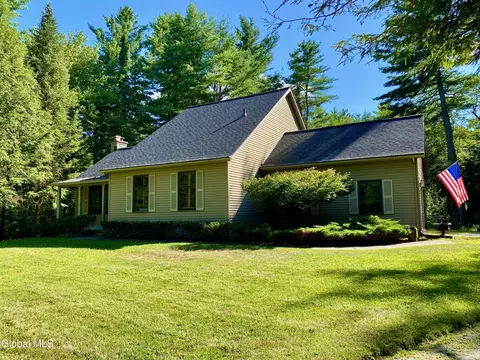 1585 Division St, Galway, NY 12074