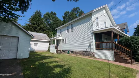 5 Washburn St, Gloversville, NY 12078