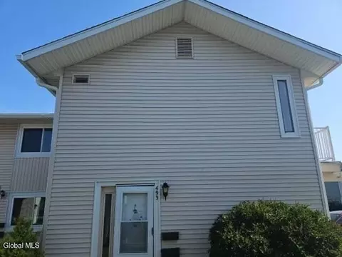 493 Eastbrooke Ln, Rochester, NY 14618