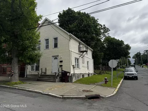 80 14th St, Troy, NY 12180