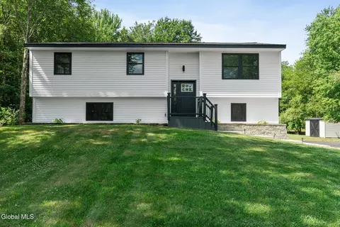 47 Birds Hill Rd, Averill Park, NY 12018