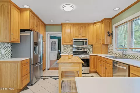 Kitchen - 1726 Wendell Ave, Schenectady, NY 12308 photo 3 of 8