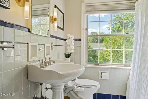 Bath - 1726 Wendell Ave, Schenectady, NY 12308 photo 4 of 6