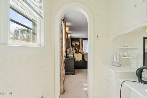 Entry Way - 1726 Wendell Ave, Schenectady, NY 12308 photo 10 of 12