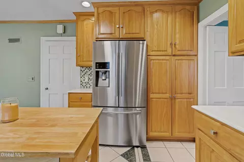 Kitchen - 1726 Wendell Ave, Schenectady, NY 12308 photo 7 of 8