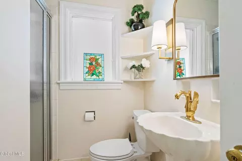 Bath - 1726 Wendell Ave, Schenectady, NY 12308 photo 2 of 6