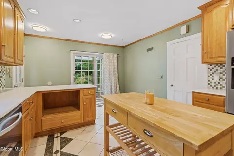 Kitchen - 1726 Wendell Ave, Schenectady, NY 12308 photo 6 of 8