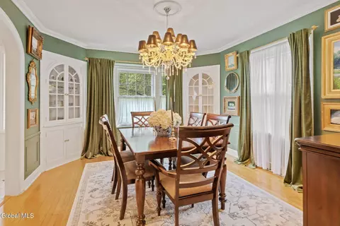Dining - 1726 Wendell Ave, Schenectady, NY 12308 photo 1 of 3