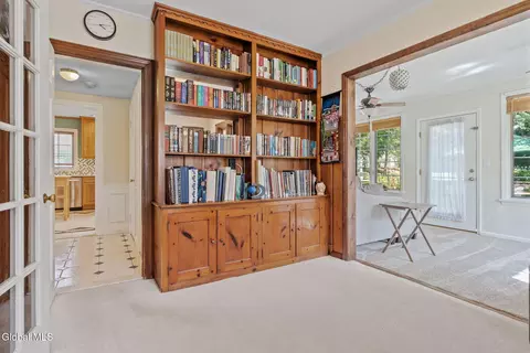 Entry Way - 1726 Wendell Ave, Schenectady, NY 12308 photo 4 of 12