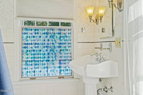 Bath - 1726 Wendell Ave, Schenectady, NY 12308 photo 6 of 6