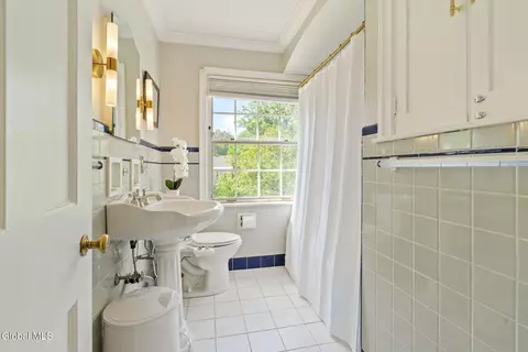 Bath - 1726 Wendell Ave, Schenectady, NY 12308 photo 3 of 6