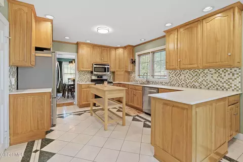 Kitchen - 1726 Wendell Ave, Schenectady, NY 12308 photo 2 of 8