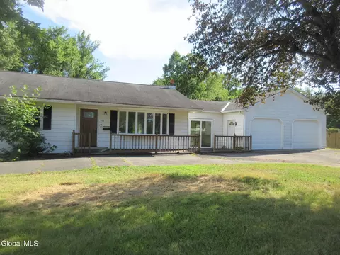 11 Ferry St, Schuylerville, NY 12871